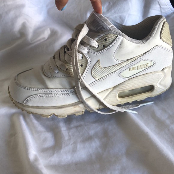 Nike Air Max White Sneakers 5.5 - Picture 3 of 7